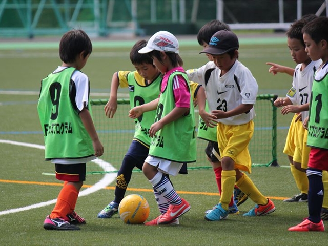 JFAキッズ（U-6/8/10）サッカーフェスティバル 岩手県久慈市の久慈市民体育館に、206人が参加！