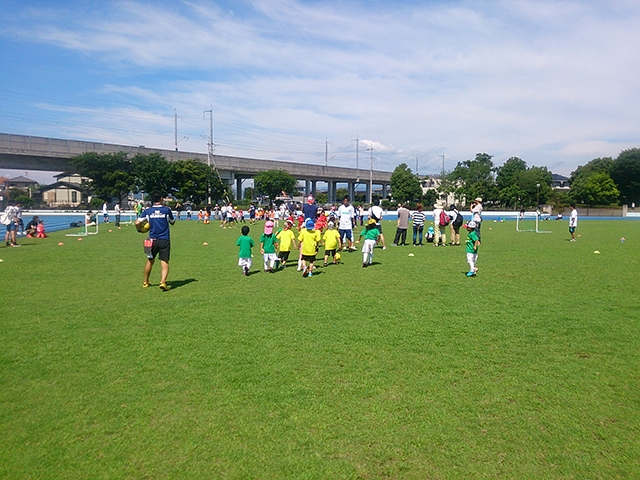 JFAキッズ（U-6/8）サッカーフェスティバル 群馬県高崎市の高崎市浜川陸上競技場に、777人が参加！