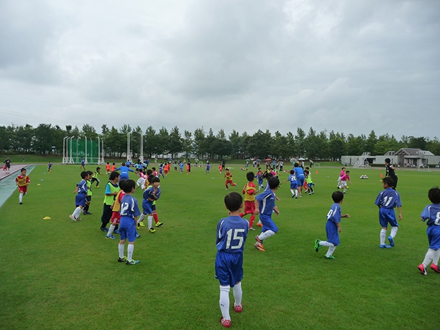 JFAキッズ（U-8）サッカーフェスティバル 富山県富山市の富山県総合運動公園陸上競技場・補助競技場に、164人が参加！