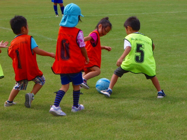 JFAキッズ（U-6）サッカーフェスティバル 秋田県男鹿市の男鹿市総合運動公園陸上競技場に、193人が参加！