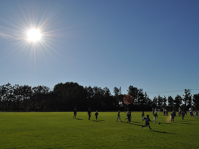 JFAキッズ（U-6/8）サッカーフェスティバル 石川県金沢市の石川県西部緑地公園陸上競技場サブグラウンドに、455人が参加！