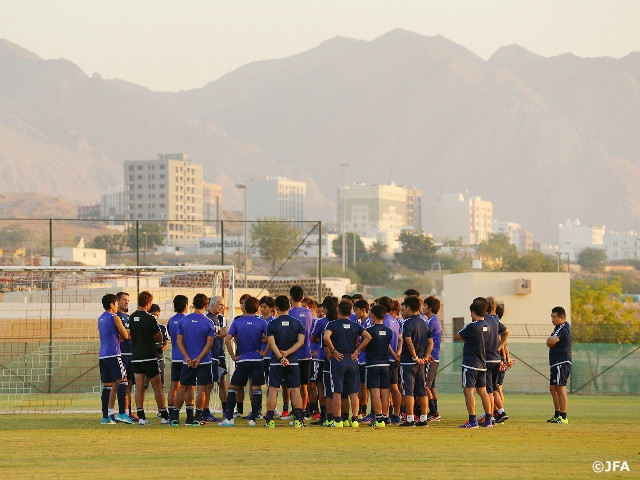 SAMURAI BLUE、マスカット到着、練習開始