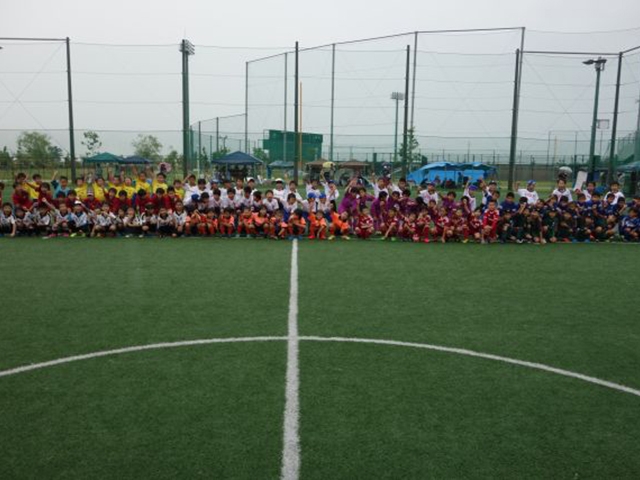 JFAキッズ（U-8）サッカーフェスティバル 新潟県新潟市のみどりと森の運動公園に、210人が参加！