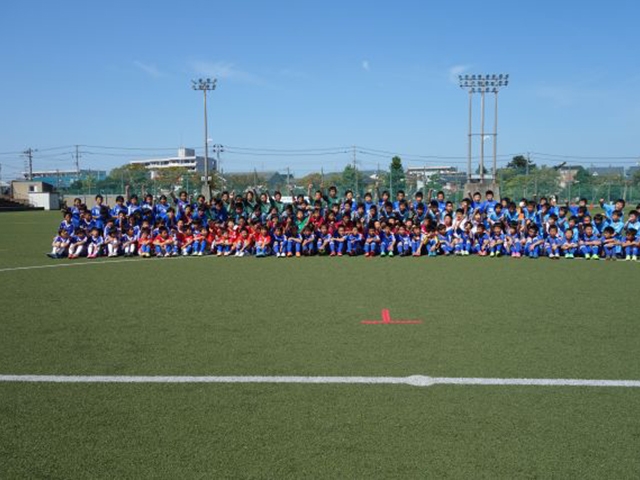 JFAキッズ（U-10）サッカーフェスティバル 新潟県新潟市の新潟市鳥屋野運動公園球技場に、238人が参加！
