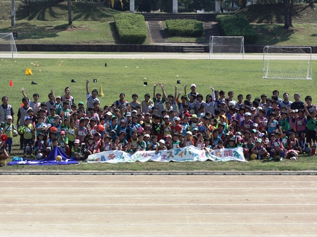 JFAキッズ（U-6/8/10）サッカーフェスティバル 熊本県荒尾市の荒尾運動公園陸上競技場に、339人が参加！