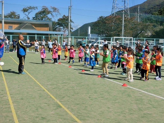 JFAキッズ（U-6/8）サッカーフェスティバル 山梨県富士吉田市の笹子コミニュティー広場に、99人が参加！