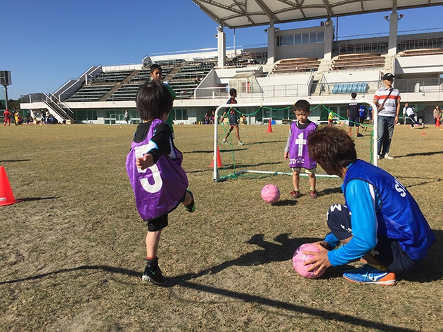 JFAグラスルーツフェスティバル 岐阜県関市の関市中池グリ－ンフィールドに、160人が参加！