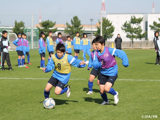 U-15日本女子選抜、練習やレクチャー、練習試合に取り組む