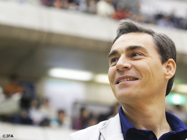 Miguel RODRIGO sends encouragement prior to the 21st All Japan Youth (U-15) Futsal Championship