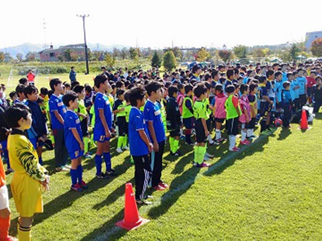 JFAフットボールデー 青森県青森市の青森市スポーツ公園に、1561人が参加！