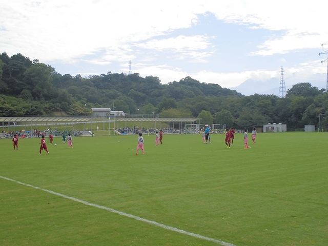 JFAキッズ（U-10）サッカーフェスティバル 愛媛県新居浜市の新居浜市営サッカー場に、801人が参加！