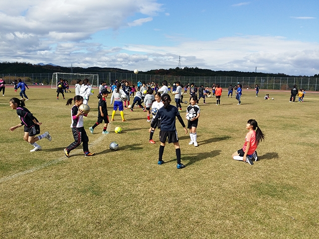 JFAレディース／ガールズサッカーフェスティバル 宮城県宮城郡のひとめぼれスタジアム宮城補助競技場に、173人が参加！