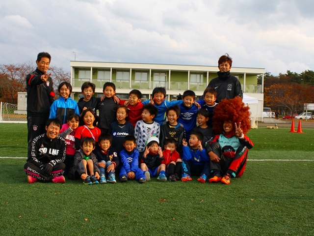 JFAキッズ（U-6/8）サッカーフェスティバル 秋田県潟上市の秋田県フットボールセンターに、53人が参加！