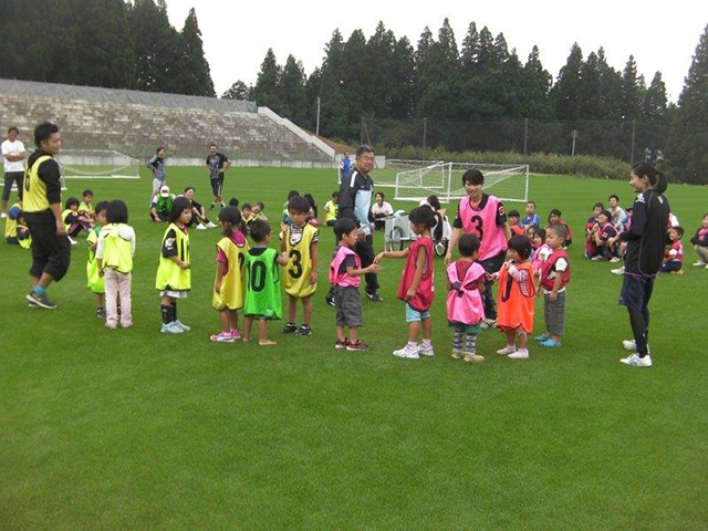 JFAフットボールデー 新潟県十日町市の十日町市当間多目的グランドに、89人が参加！
