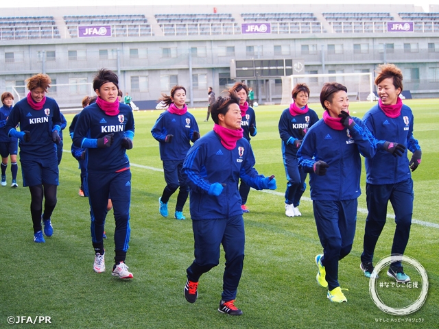 Nadeshiko Japan hold closed session to play mini-game on match pitch