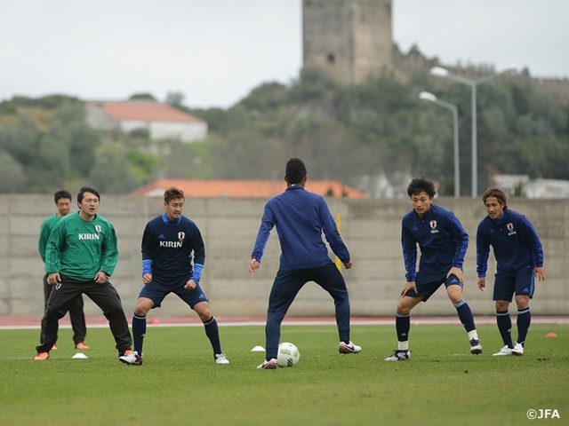 U-23日本代表 2グループに分かれてトレーニングを実施