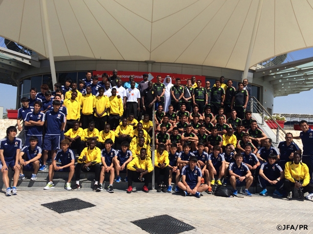 U-19 Japan National Team meet Japanese living in Bahrain