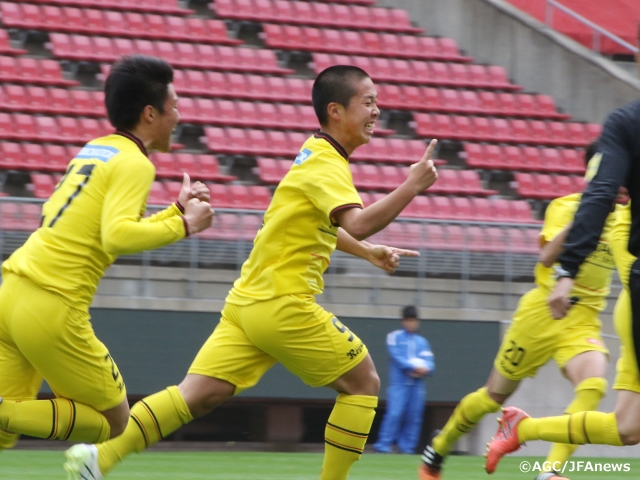 高円宮杯U-18プレミアリーグEAST 雨中の激戦、柏が鹿島を下す