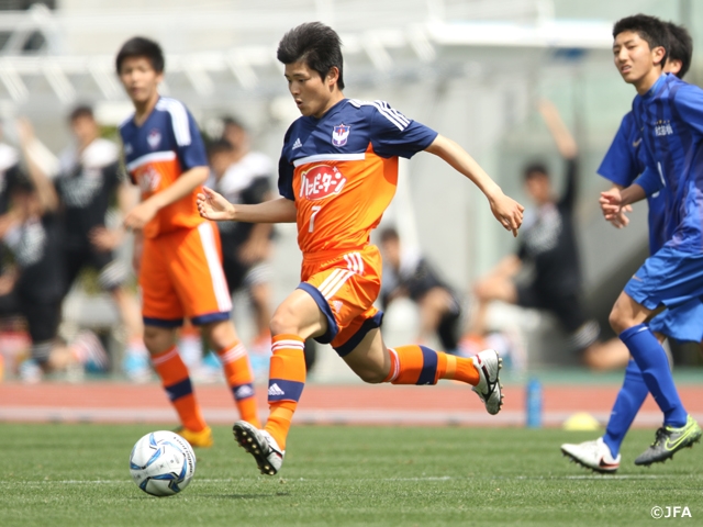 高円宮杯U-18プレミアリーグEAST 初勝利を懸けて新潟と横浜FMが対戦