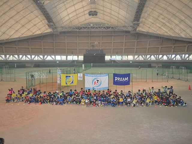 JFAキッズ（U-6/8）サッカーフェスティバル 石川県小松市のこまつドームアリーナに、594人が参加！