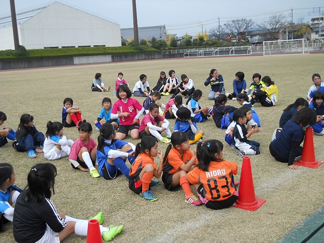 JFAレディース／ガールズサッカーフェスティバル 岐阜県岐阜市の岐阜メモリアルセンター長良川補助競技場に、84人が参加！