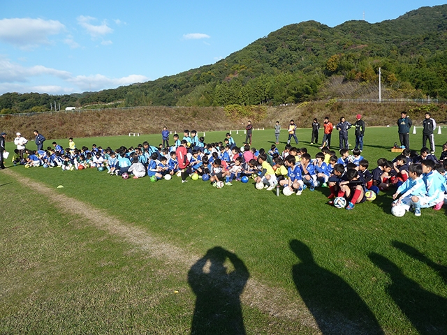 JFAキッズ（U-10）サッカーフェスティバル 高知県高知市の高知県立春野総合運動公園多目的広場に、543人が参加！