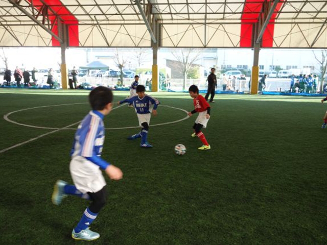 JFAキッズ（U-10）サッカーフェスティバル 新潟県新潟市の亀田フットサルクラブ・エフスリーに、240人が参加！