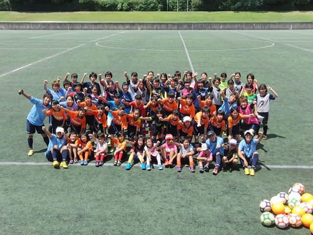 JFAレディース／ガールズサッカーフェスティバル 福岡県春日市の福岡県営春日公園に、110人が参加！