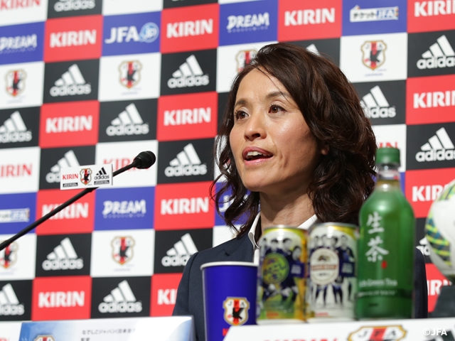 なでしこジャパン、高倉麻子新監督「世界をリードするサッカーを」