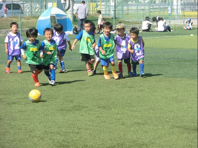 JFAキッズ（U-6）サッカーフェスティバル 奈良県磯城郡の奈良県フットボールセンターに、190人が参加！