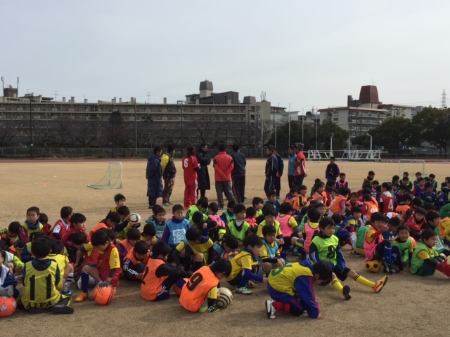 JFAキッズ（U-8）サッカーフェスティバル 愛知県名古屋市の名古屋市パロマ瑞穂北陸上競技場に、494人が参加！