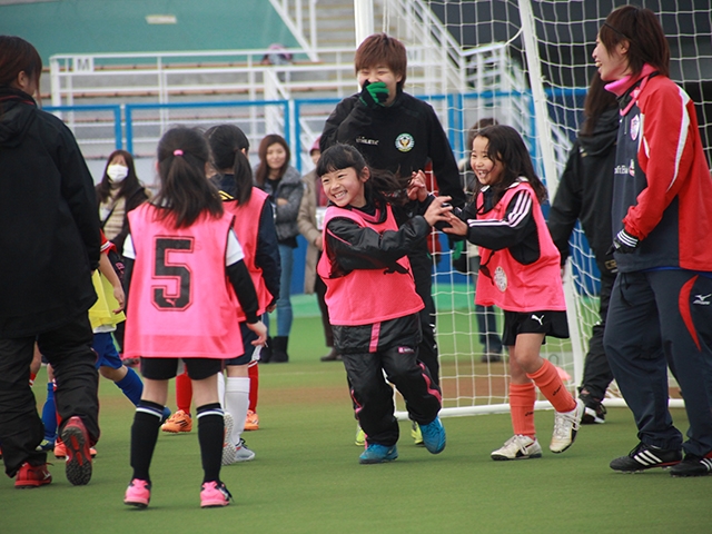 JFAガールズサッカーフェスティバル 山口県山口市の山口きらら博記念公園　多目的ドームに、565人が参加！