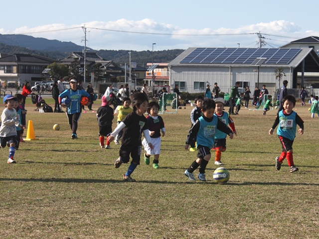 JFAキッズ（U-6/8/10）サッカーフェスティバル 熊本県天草市の大矢崎緑地公園に、505人が参加！