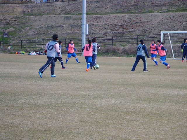 JFAレディースサッカーフェスティバル 香川県高松市の高松市東部運動公園（天然芝）に、57人が参加！