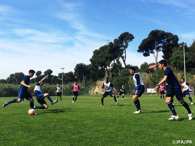 U-23 Japan National Team hold 2nd-day practice session in France