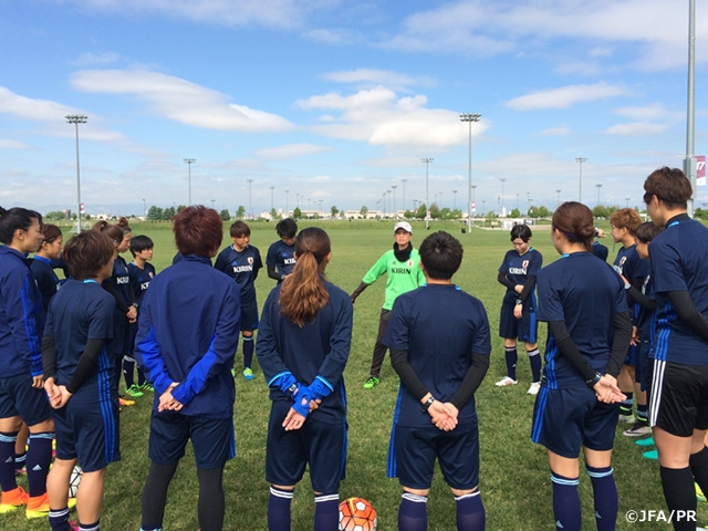 Nadeshiko Japan kicked off their training with their new Coach TAKAKURA Asako in USA