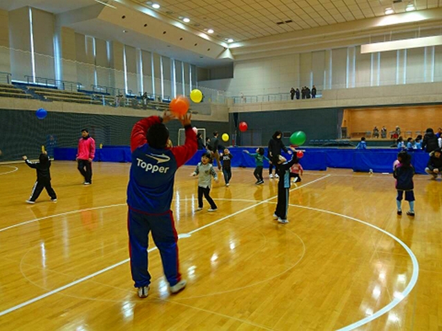 JFAキッズ（U-6/8）サッカーフェスティバル 秋田県仙北郡の美郷町総合体育館リリオスに、126人が参加！