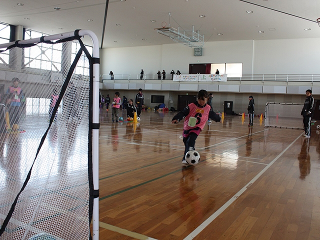 JFAガールズサッカーフェスティバル 長野県松本市の松本市　梓川体育館に、62人が参加！