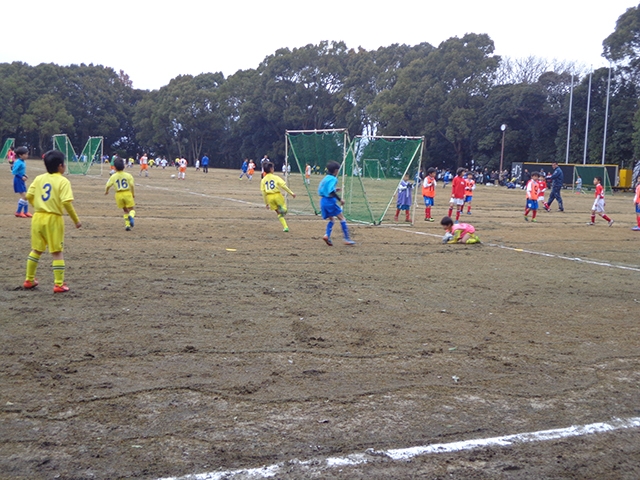 JFAキッズ（U-8/10）サッカーフェスティバル 愛媛県松山市の愛媛県総合運動公園球技場に、989人が参加！