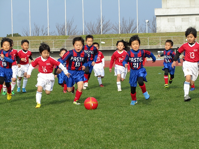 JFAキッズ（U-6）サッカーフェスティバル 香川県高松市の香川県総合運動公園サッカーラグビー場に、719人が参加！