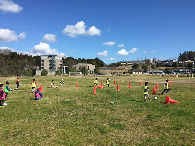 JFAキッズ（U-6）サッカーフェスティバル 三重県名張市の名張市百合が丘コミュニティ広場に、163人が参加！