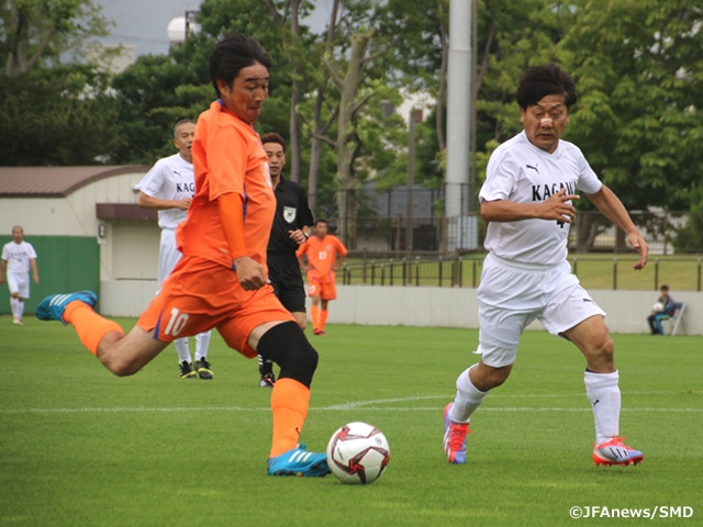 The 15th All Japan Seniors (over 50) football tournament went into the final part