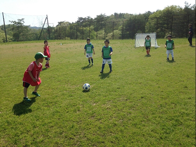 JFAキッズ（U-8/10）サッカーフェスティバル 三重県伊賀市の伊賀市阿山Ｂ＆Ｇ海洋センター第二グラウンドに、104人が参加！