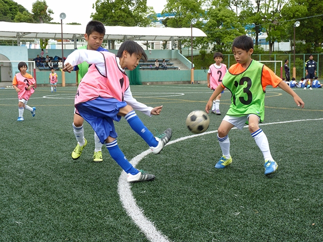 JFAキッズ（U-8/10）サッカーフェスティバル 山口県宇部市のココランドフットサルパークに、240人が参加！