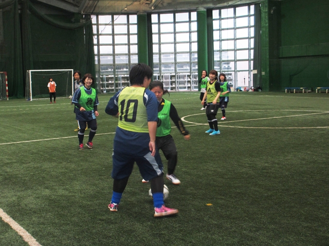JFAレディースサッカーフェスティバル 高知県高知市の高知市総合運動場多目的ドームに、87人が参加！