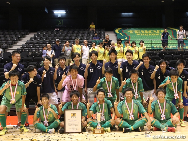 Teikyo Nagaoka High School won the title of the 3rd All Japan Youth (U-18) Futsal Tournament after turning around the match against Footboze