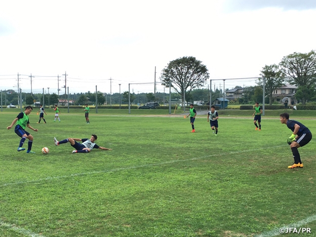 U-16 Japan squad maintain high concentration despite unstable weather in training camp