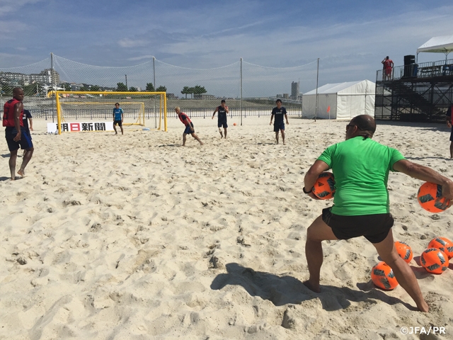 Japan Beach Soccer National Team finally to play against Tahiti!