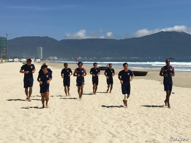 Japan Beach Soccer National Team have light training in preparation for quarterfinal in Asian Beach Games