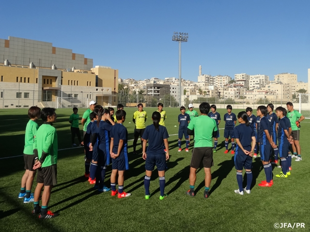 U-17日本女子代表　FIFAU-17女子ワールドカップヨルダン2016　シリアの少女たちと交流会を行う